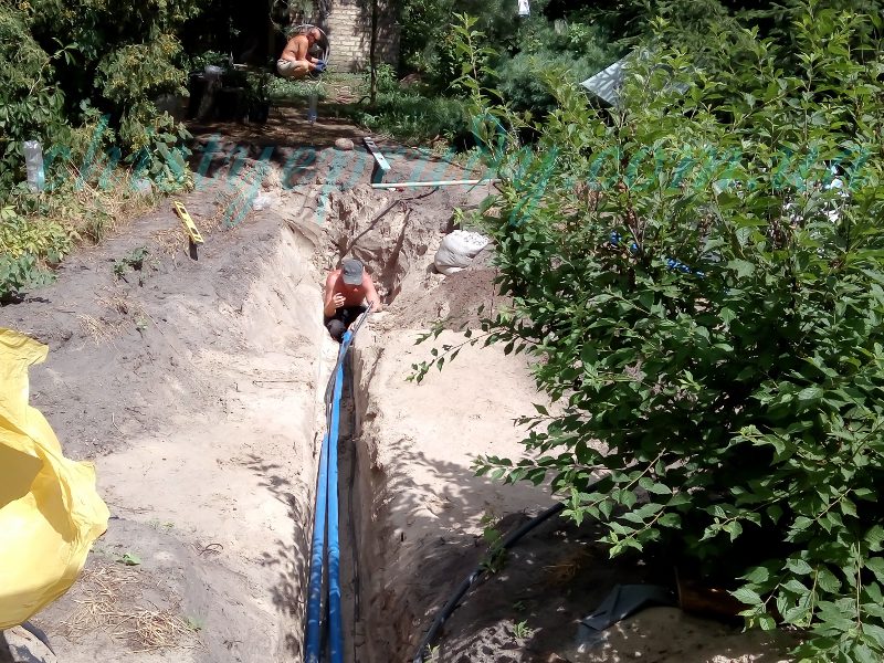Декоративный водопад с прудом